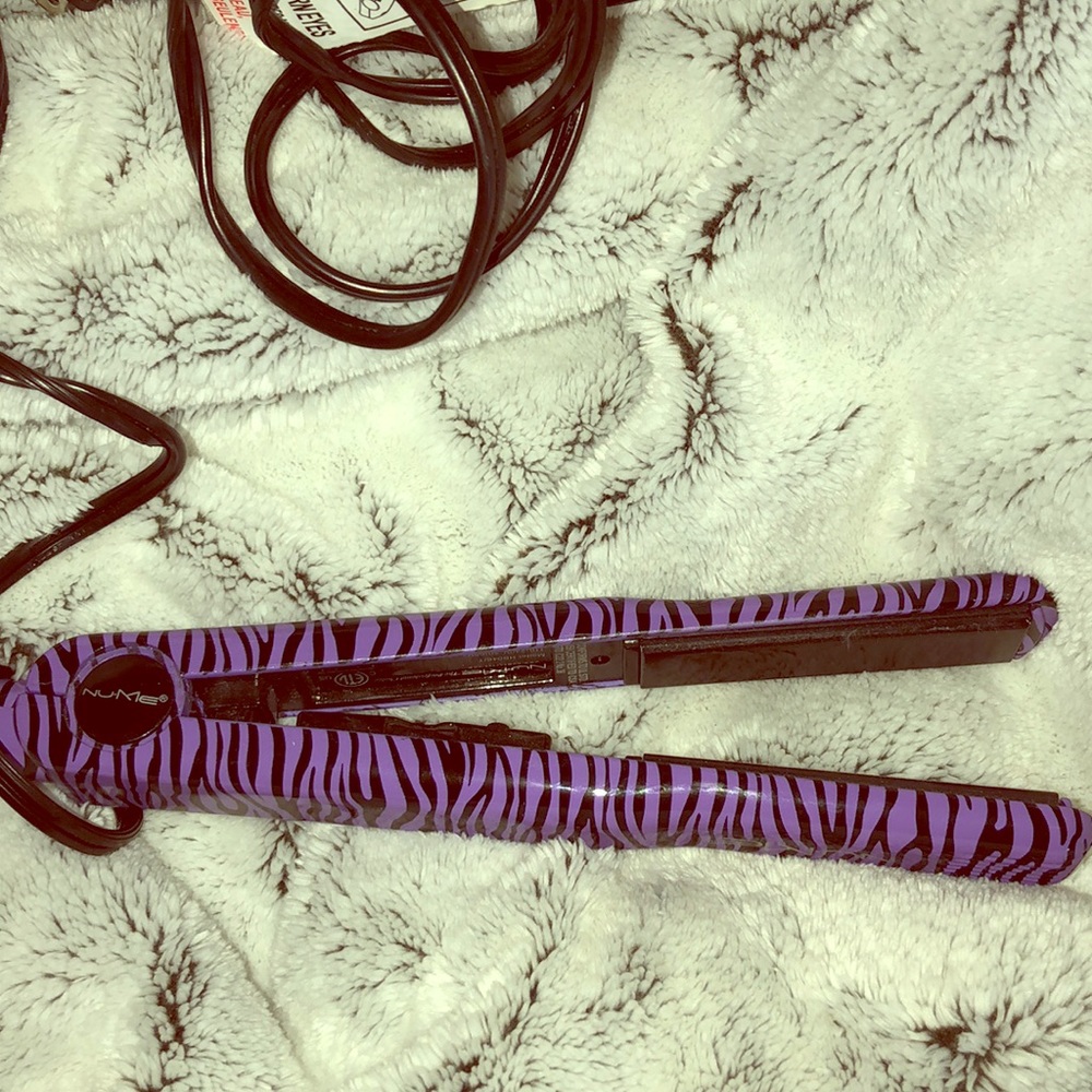 Nine ultra hair straightener.
